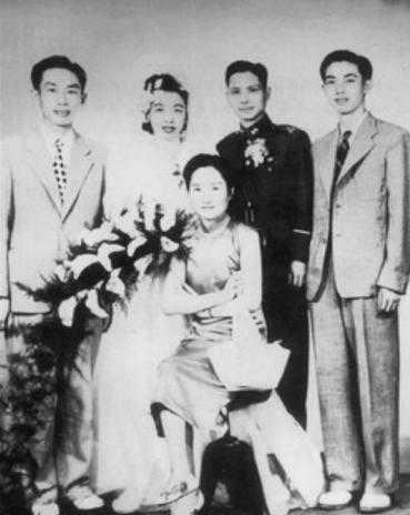 1947年6月，陆小曼参加侄女宗麟婚宴合